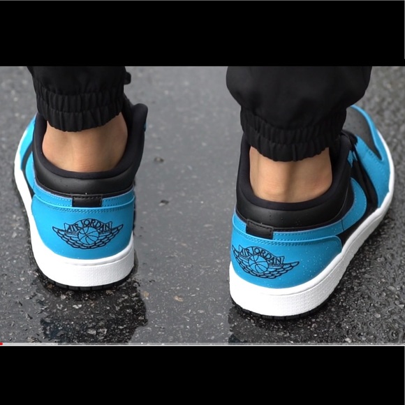 Air Jordan 1 Low - Picture 3 of 11